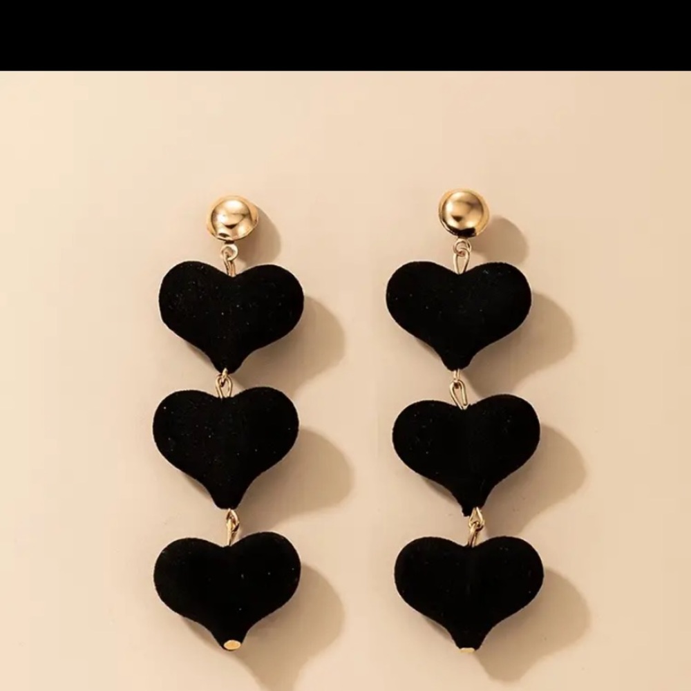 Black velvet triple heart stud drop earrings golden hardware